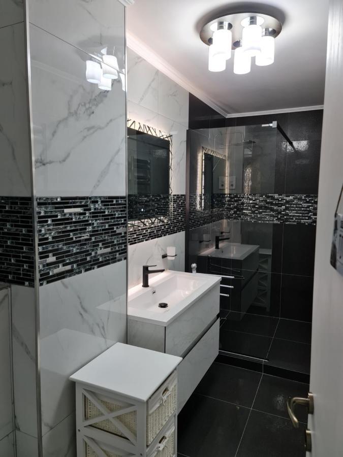 White Stone Apartment Сибиу Екстериор снимка