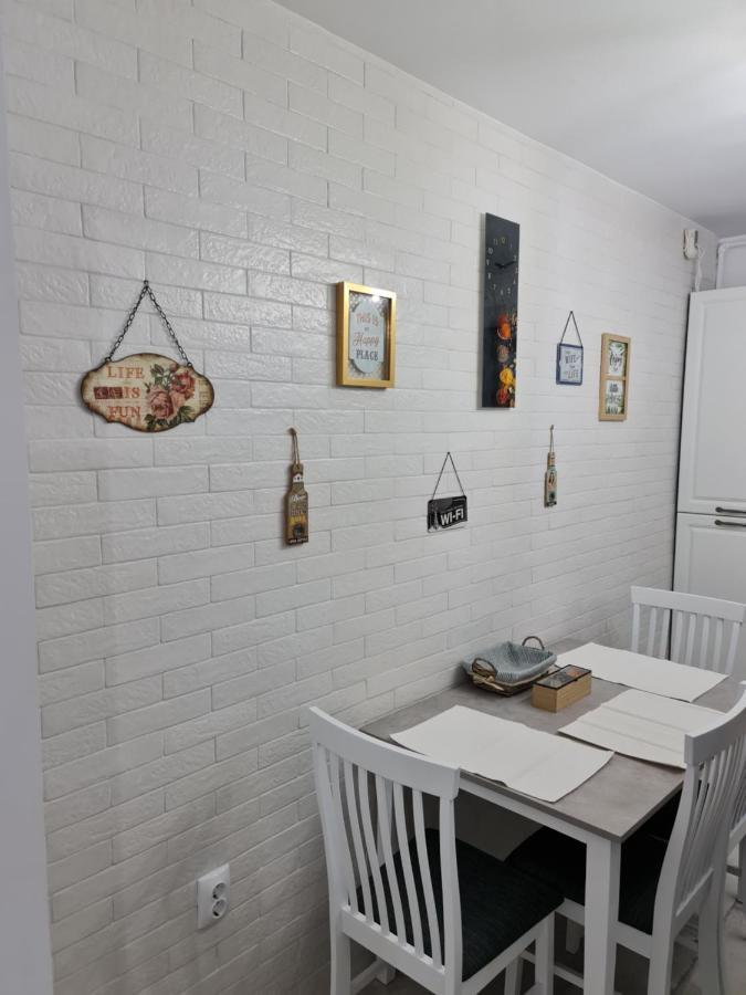 White Stone Apartment Сибиу Екстериор снимка