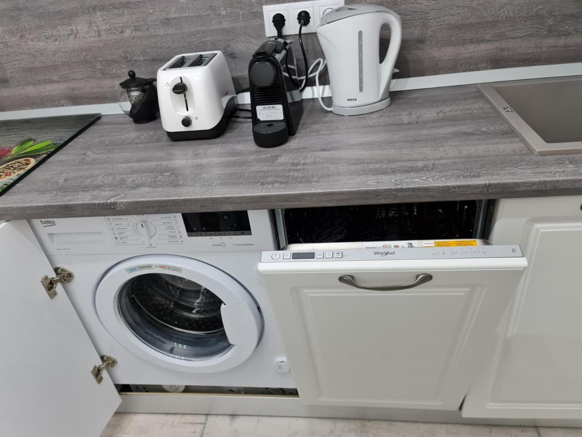 White Stone Apartment Сибиу Екстериор снимка