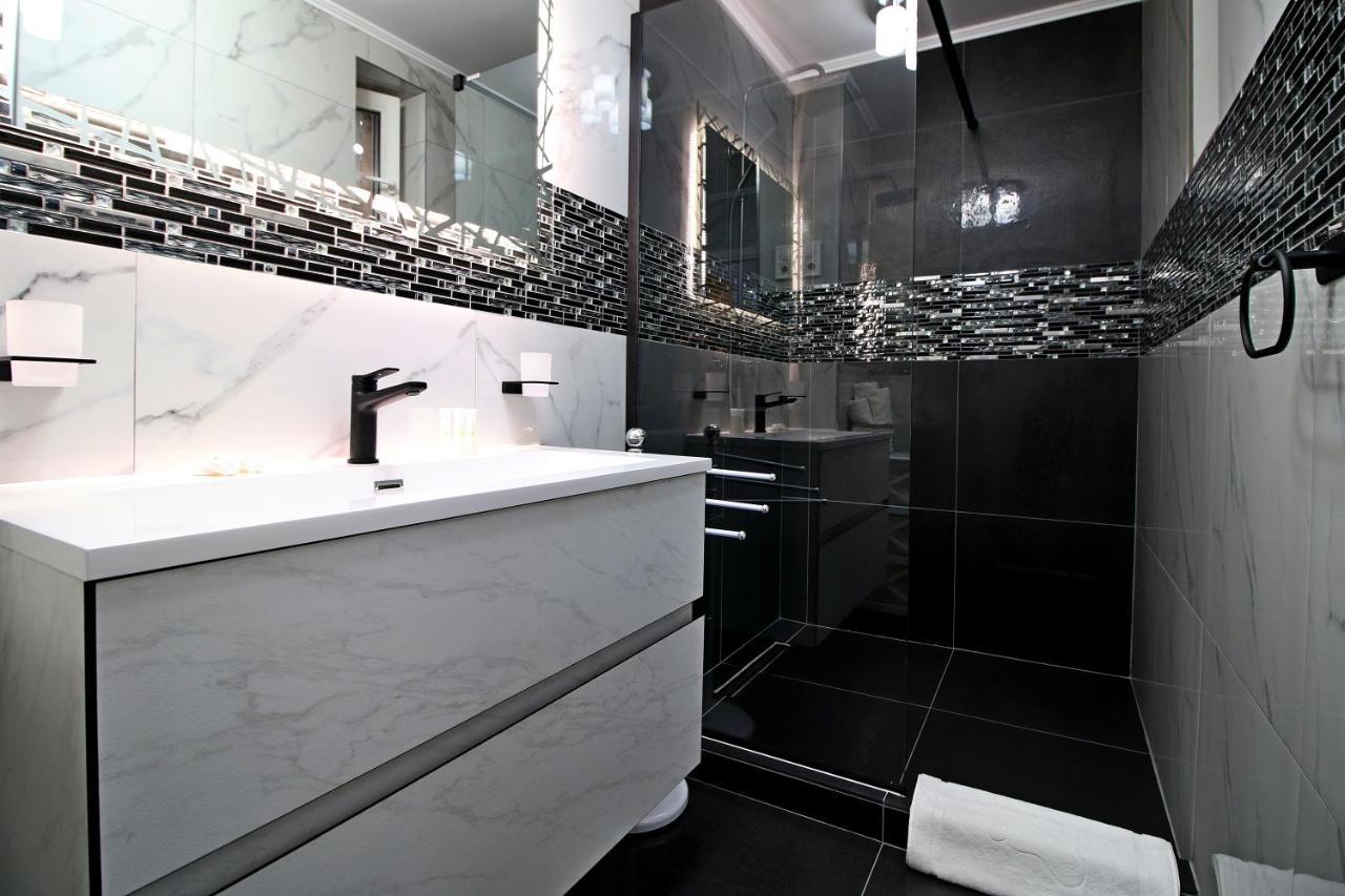 White Stone Apartment Сибиу Екстериор снимка