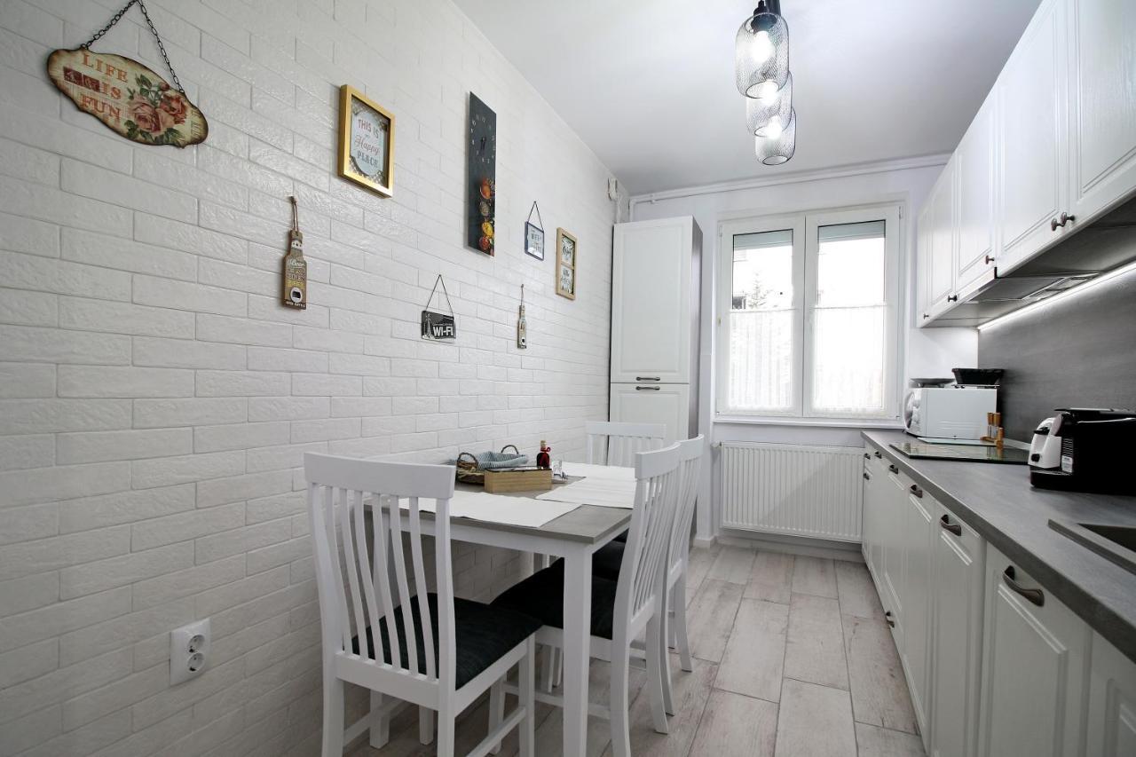 White Stone Apartment Сибиу Екстериор снимка