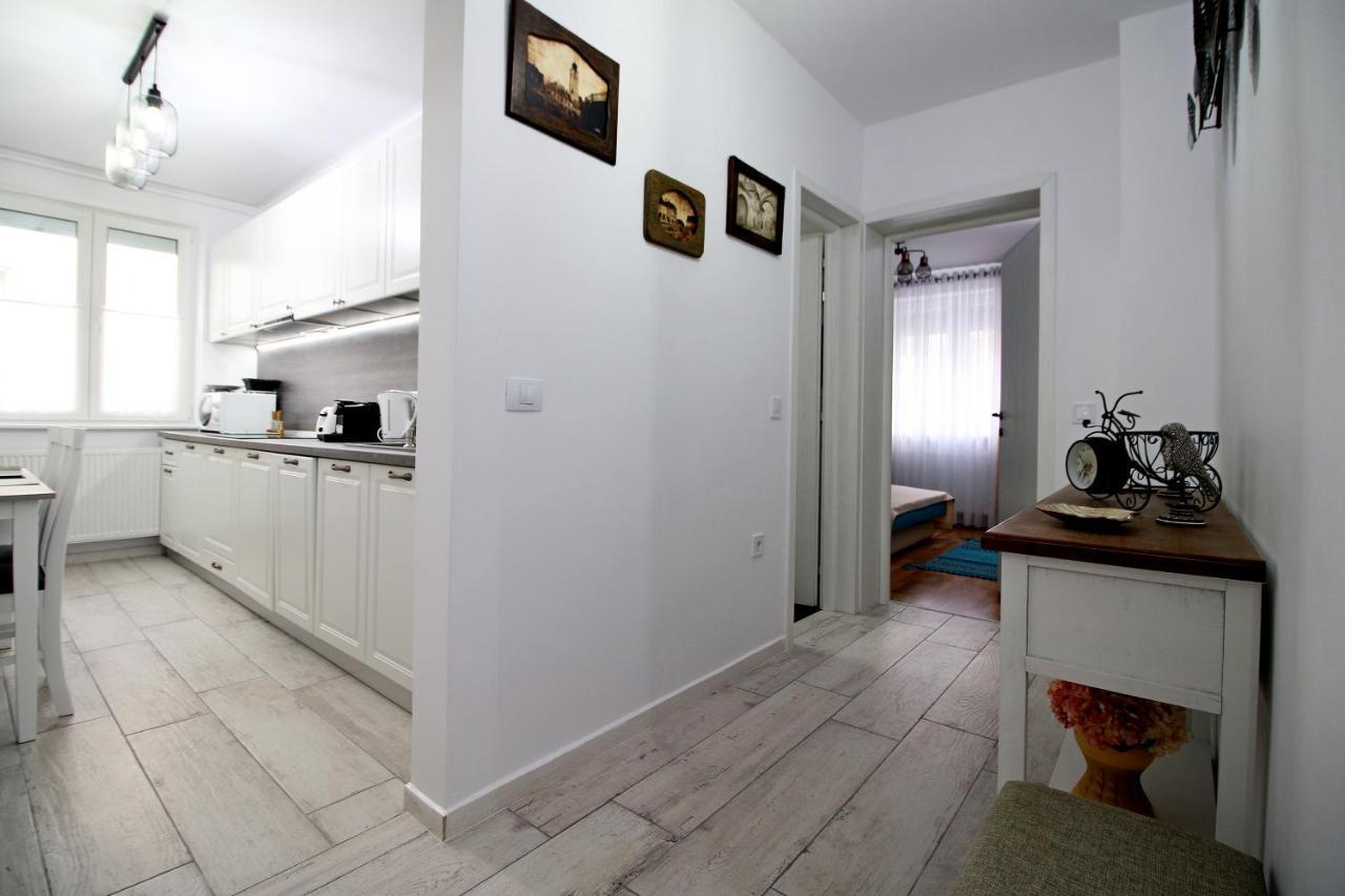 White Stone Apartment Сибиу Екстериор снимка