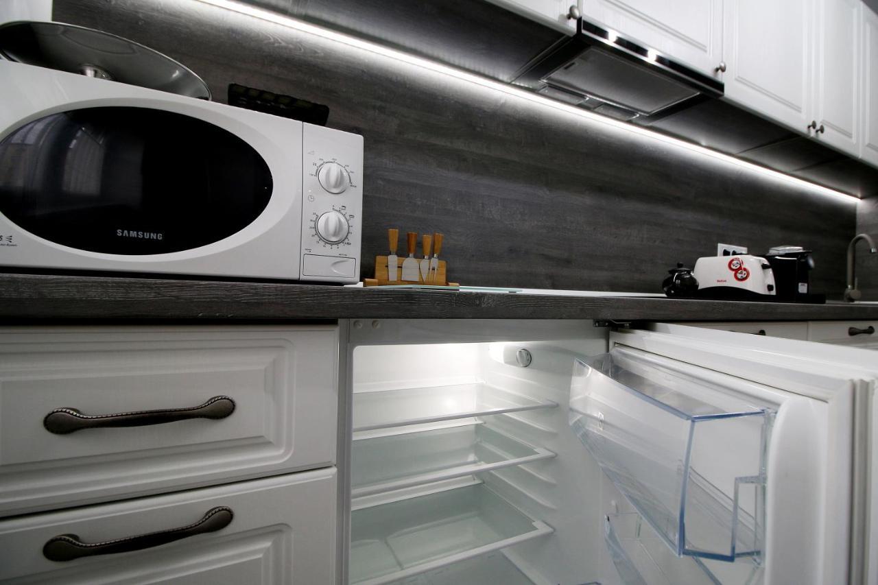 White Stone Apartment Сибиу Екстериор снимка